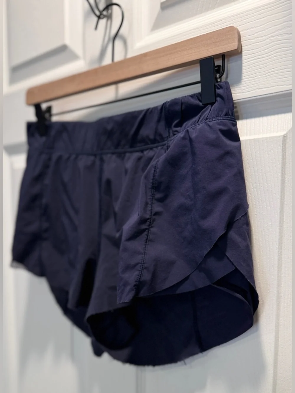 Lululemon Speed Up Scallop Hem Lined Shorts Black Mid Rise Women’s 14 in waist - Picture 3 of 6
